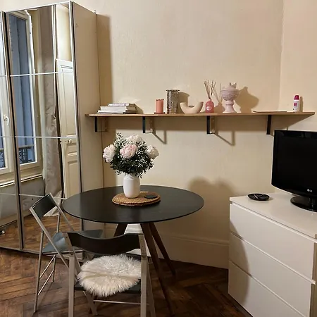 Typiquement Parisien Cosy *